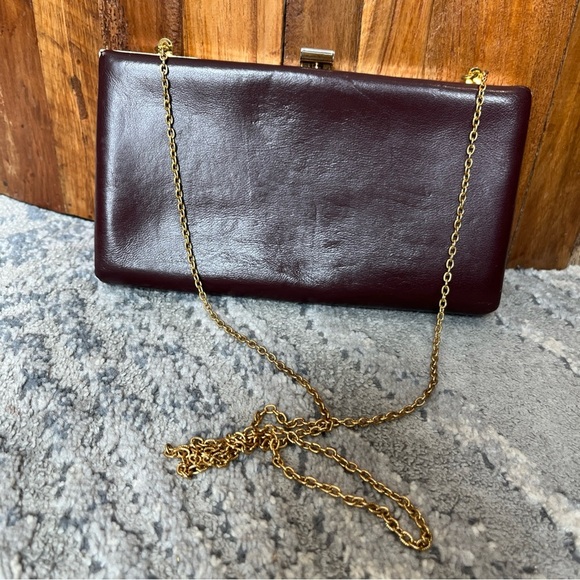 Vintage 70's Burgundy Clutch With Gold Chain Clasp Closure - Picture 1 of 8